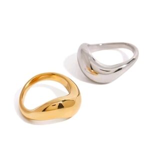NWOT Sleek Modern 18k Gold / Stainless Steel Band Ring